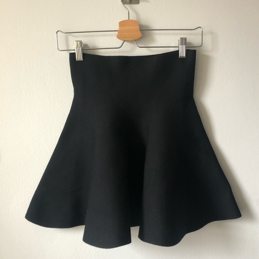 BRAND NEW✨Fashions Nova Black skirt